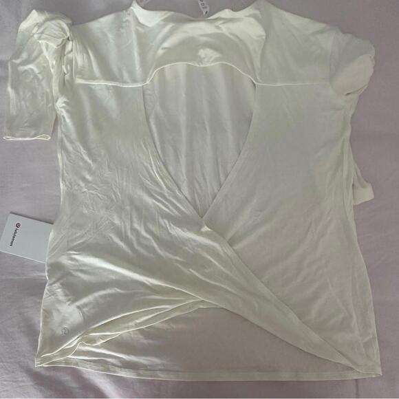 lululemon athletica Modal-Blend Open-Back
Long Sleeve - Picture 4 of 6